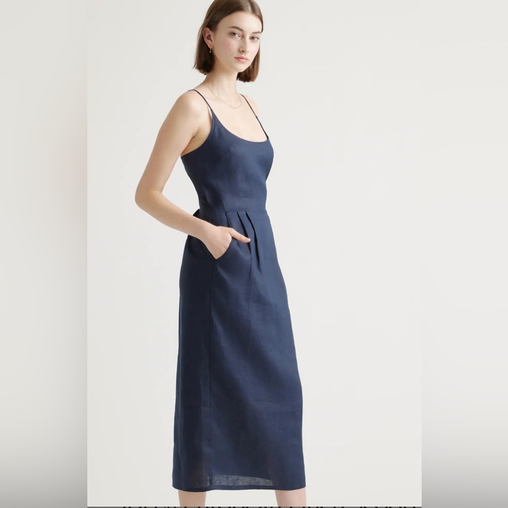 NWT Quince 100% European Linen
Scoop Neck Midi Navy Blue Sleeveless